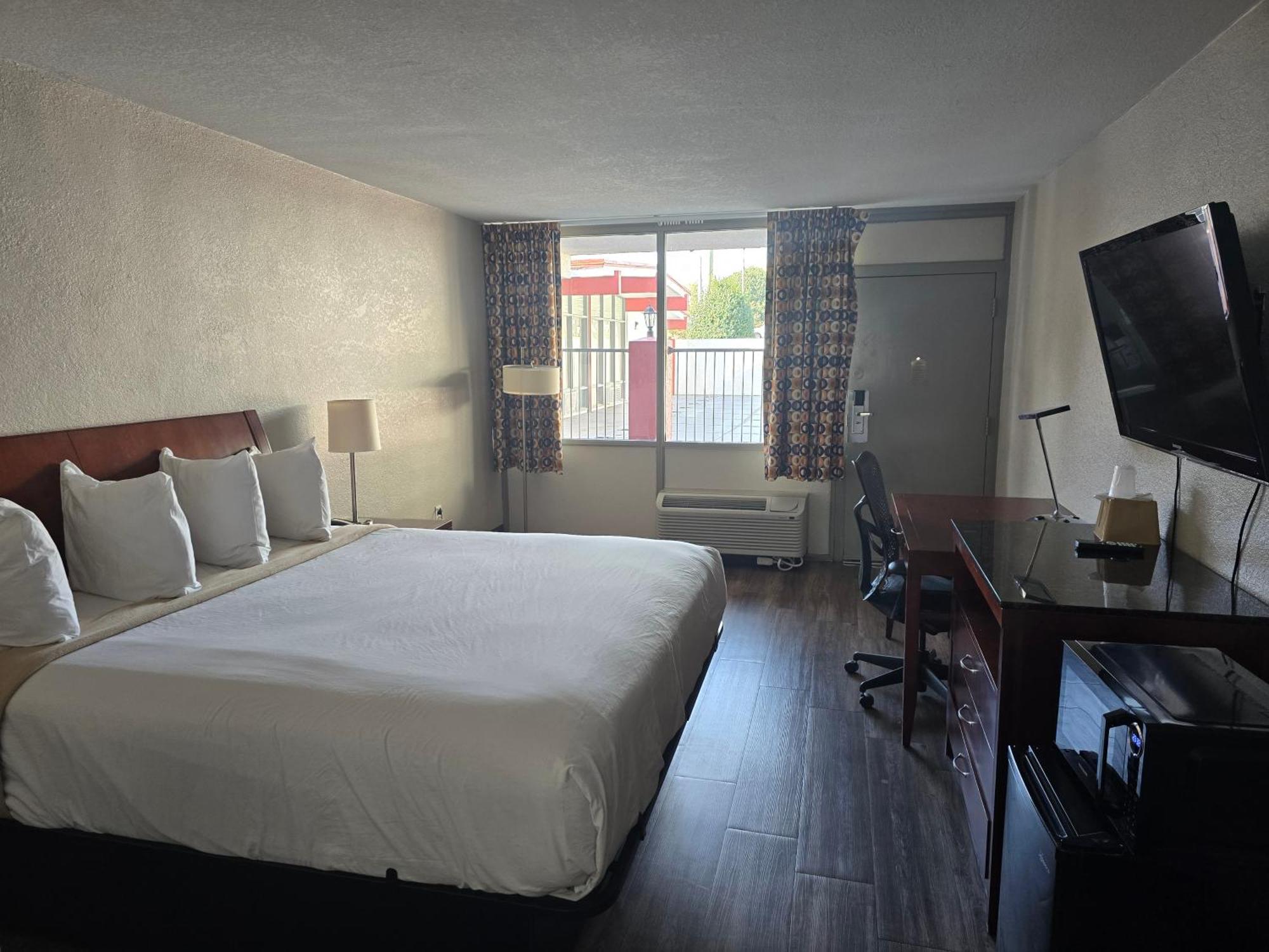 Days Inn By Wyndham Raleigh South Exteriör bild