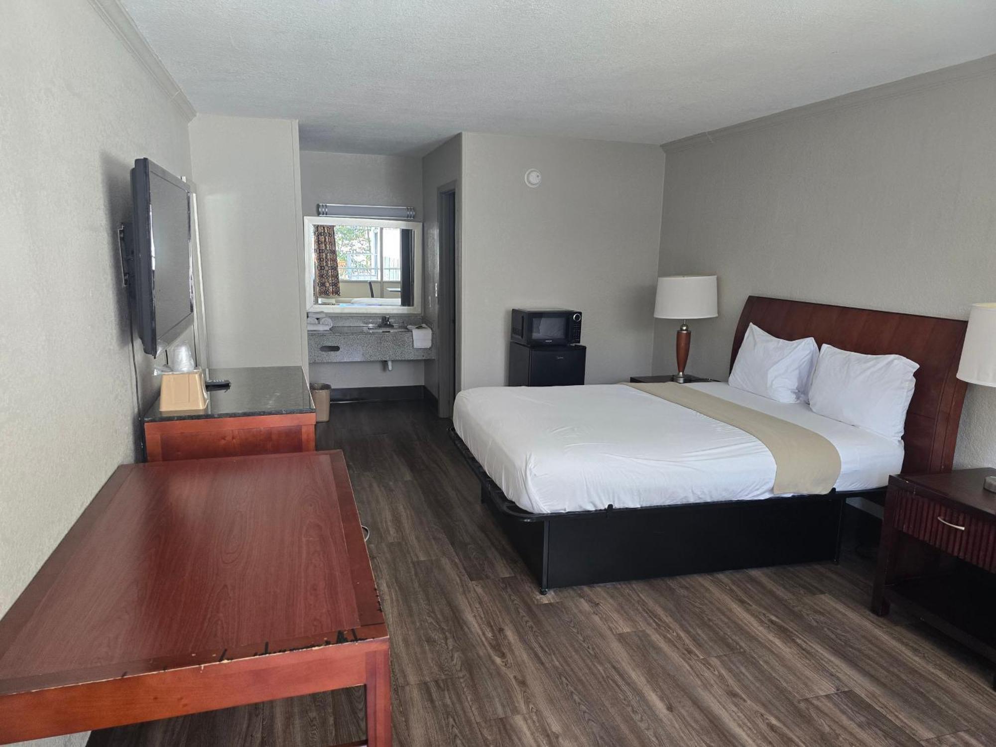 Days Inn By Wyndham Raleigh South Exteriör bild