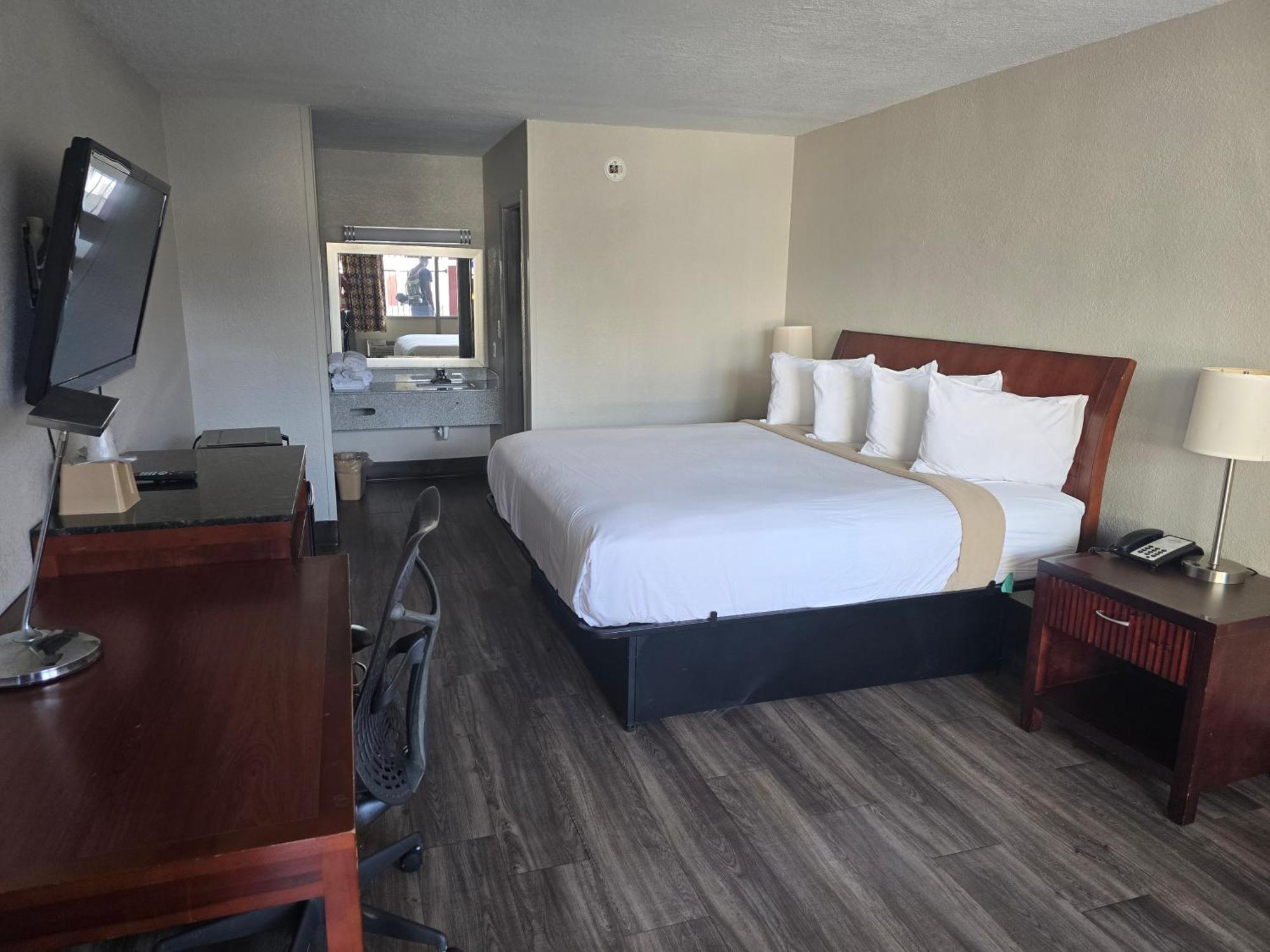 Days Inn By Wyndham Raleigh South Exteriör bild