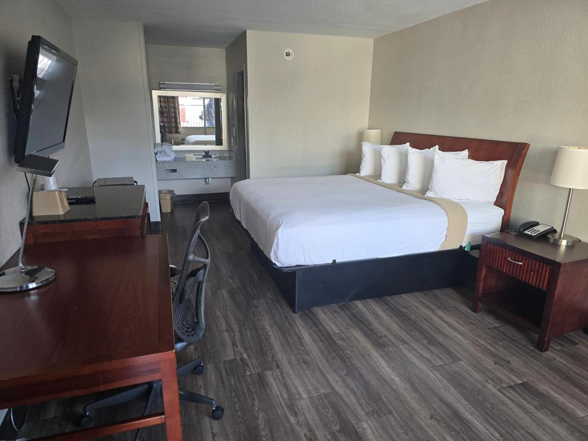 Days Inn By Wyndham Raleigh South Exteriör bild