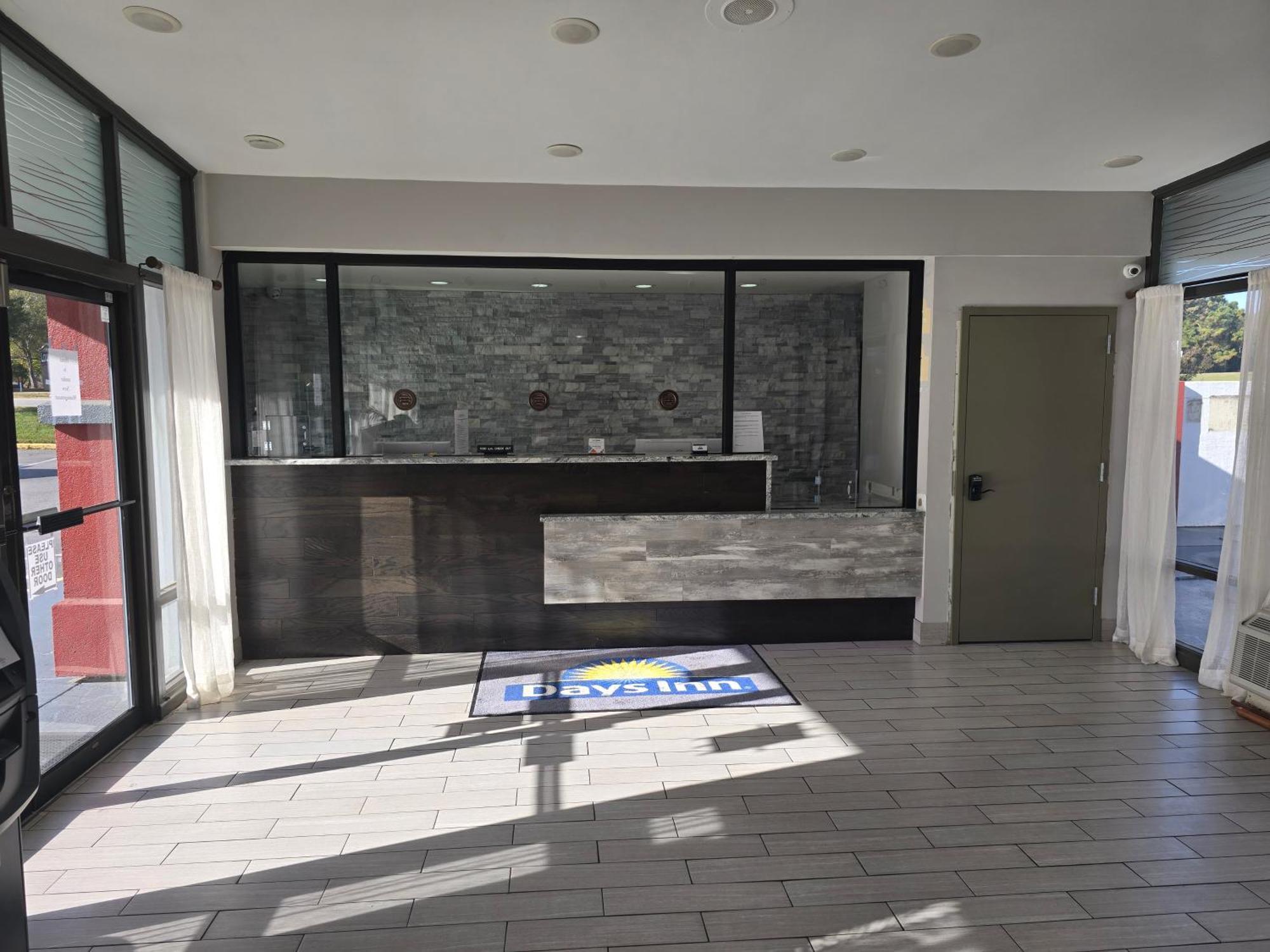Days Inn By Wyndham Raleigh South Exteriör bild