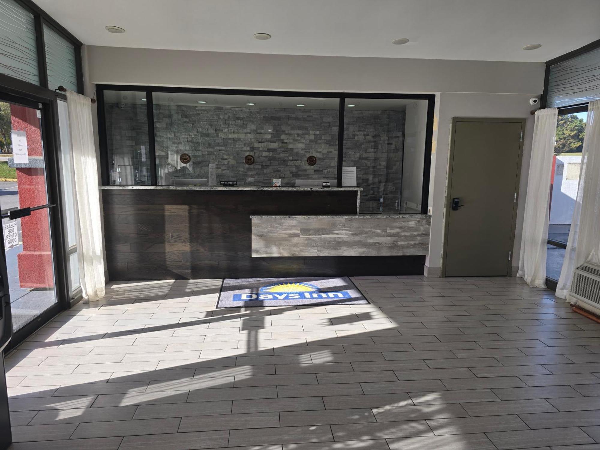 Days Inn By Wyndham Raleigh South Exteriör bild